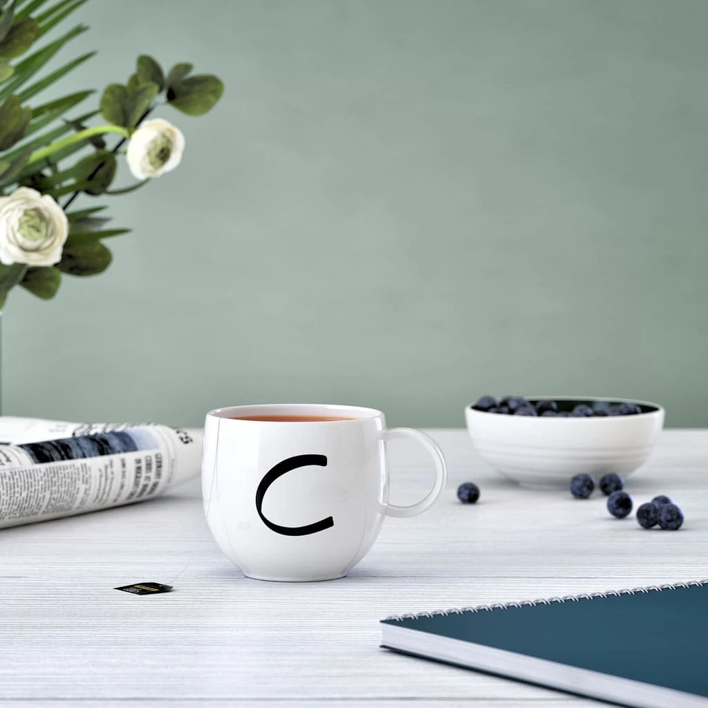 Becher C Letters In Weiß – Bild 3
